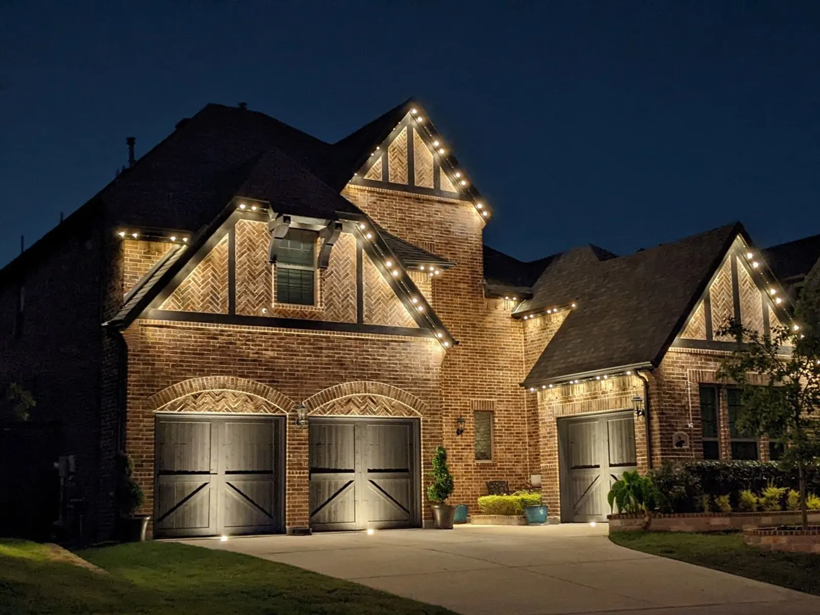 Downlighting Techniques: Six Ways to Illuminate Your Home